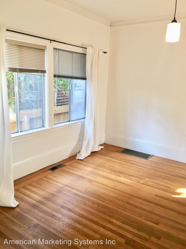 Building Photo - 2007 Prince St