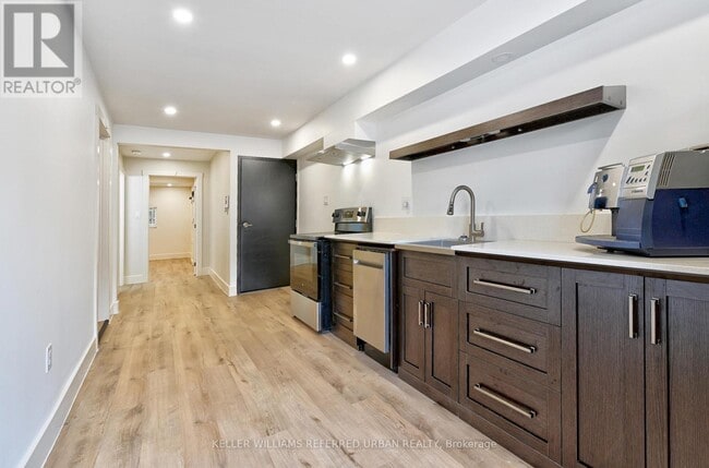 Building Photo - 28-28 Silverthorn Ave
