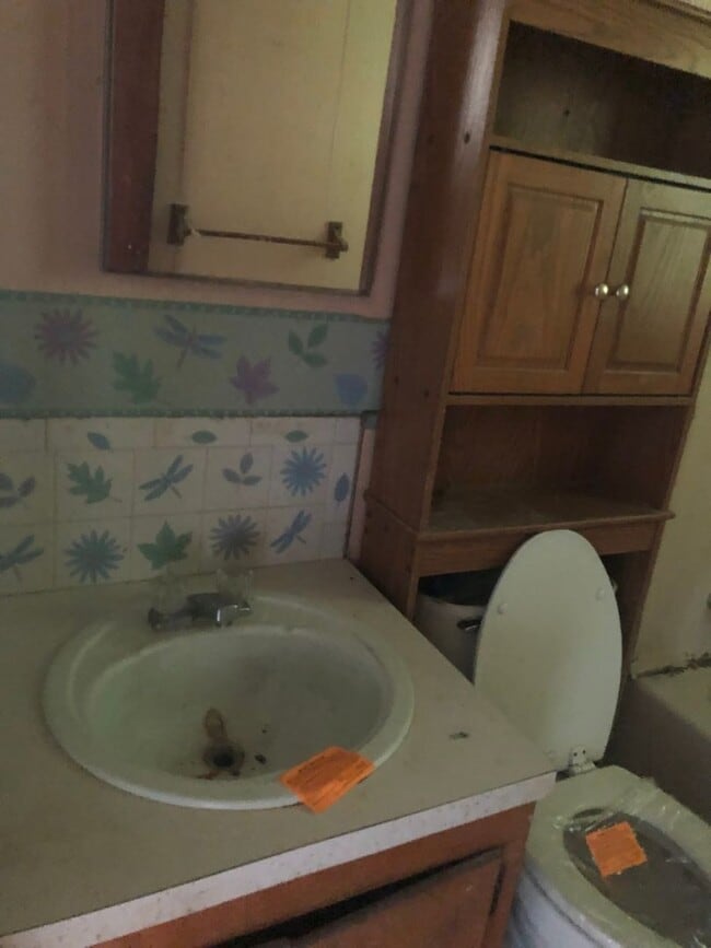 Building Photo - MALDEN - 3-4 bedroom ranch in town with fenced yard - $599.38 MONTH / $999 DOWN