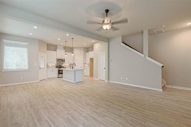 Building Photo - 565 Longleaf Pine Dr