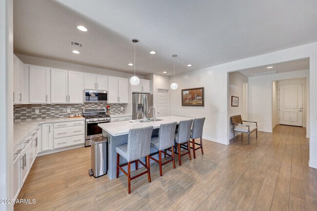 Foto del edificio - 8490 S 165th Dr