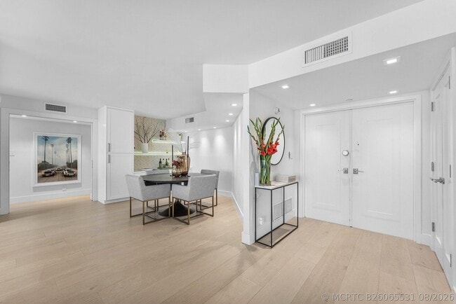 Building Photo - 500 S Ocean Blvd