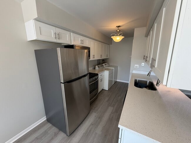 Foto del edificio - 1152 Cove Dr