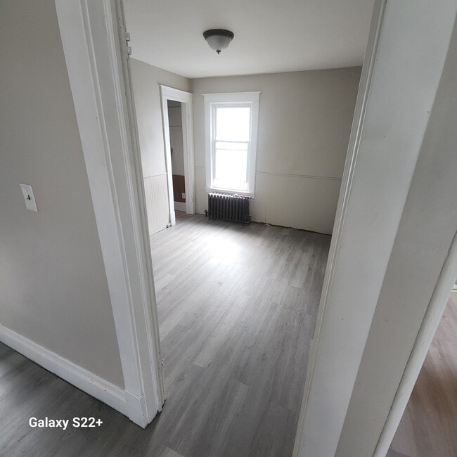 Building Photo - 724 Augustus Pl