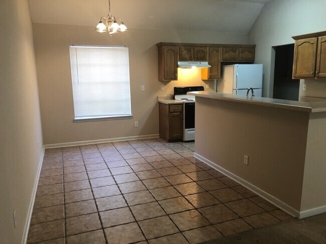 Building Photo - Villas of Northcreek