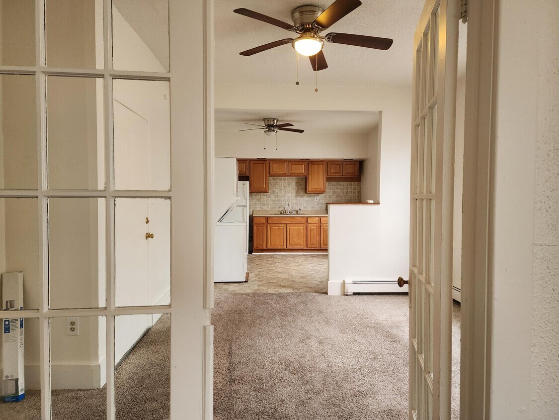 Primary Photo - 932 W 4th St
