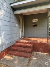 Building Photo - 2106 Malloy St