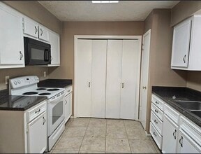 Building Photo - 20126 Chipplegate Ln