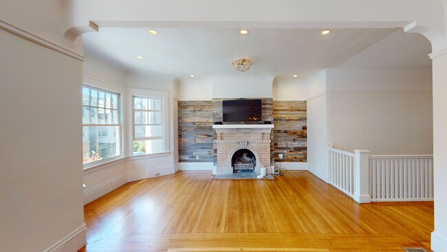 Foto del edificio - Farm to Table 4 BR x 4 Bath Flat