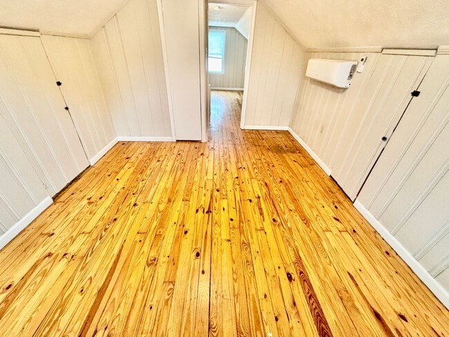 Building Photo - The "More Room to Roam" House: 4 Beds, 2 B...