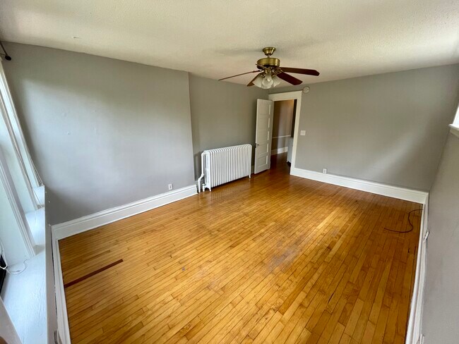 Foto del edificio - 1528 Iglehart AVe