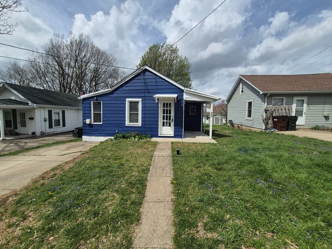 Fully Renovated 2-Bedroom in Elsmere – Off-Street Parking & Yard Space - Fully Renovated 2-Bedroom in Elsmere – Off-Street Parking & Yard Space