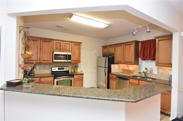 Building Photo - 15073 Santa Lucia Dr