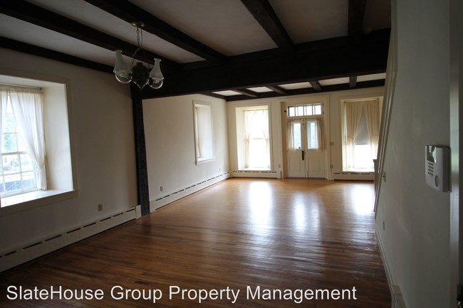 Building Photo - 13-15 S Millbach Rd