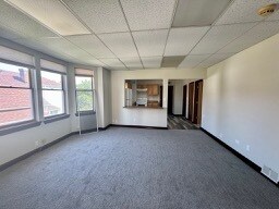 Foto del edificio - 1009 Maple Ave