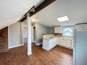 Building Photo - 37 Grove St