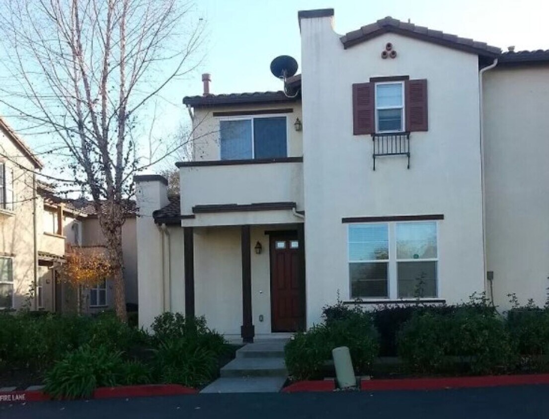 Spacious Elk Grove Townhome!! House Rental in Elk Grove, CA