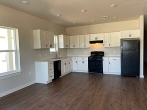 Building Photo - 427 Grantham AvenueUnit A