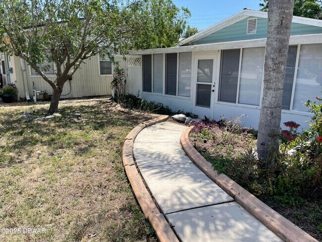 Foto del edificio - 66 River Dr