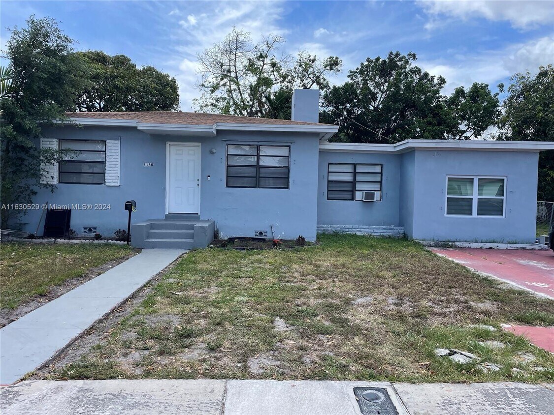 Primary Photo - 1180 NE 160th Terrace