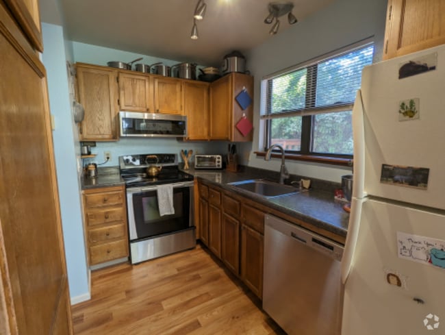 Building Photo - 1019 Mirrormere Cir