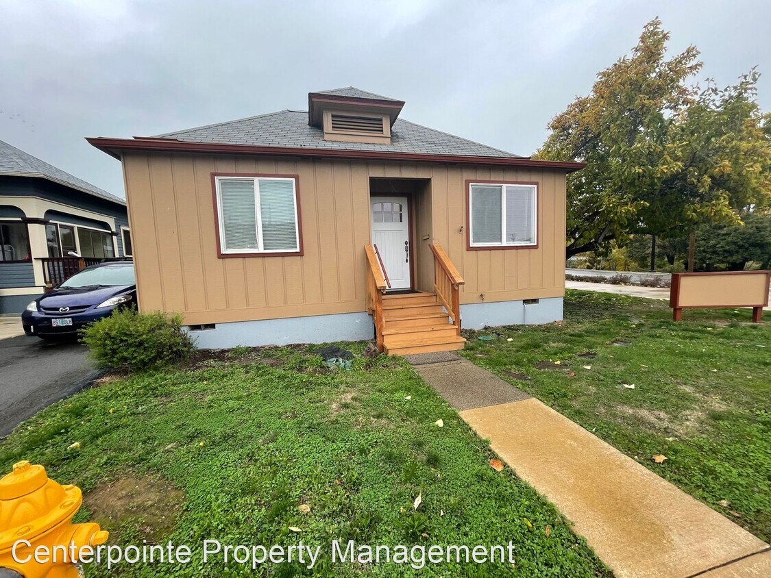 Primary Photo - 3 br, 1 bath House - 602 SE Parrott St