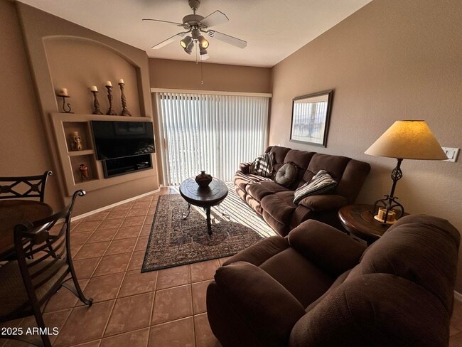 Foto del edificio - 10401 N Saguaro Blvd