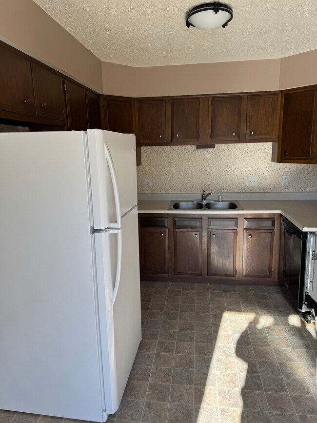 Foto del edificio - 295 Jamestown Rd