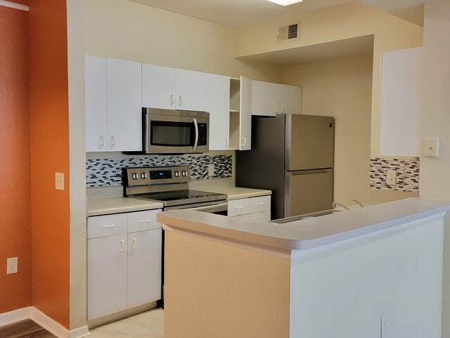 Kitchen - 17101 Carrington Park Dr