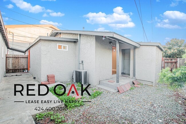 Building Photo - 3559 Percy St