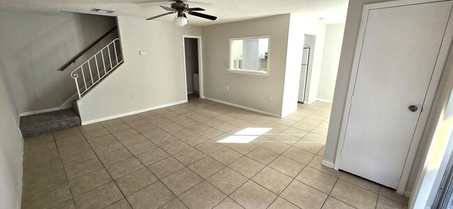 Foto del edificio - 1024 Spring Meadow Dr
