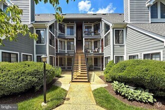 Building Photo - 7005 Birkenhead Pl