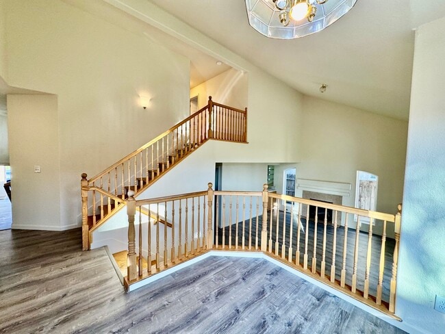 Foto del edificio - REDUCED!!! 4 Bedroom, 3 Bath Tri-Level Hom...