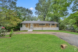 Building Photo - 429 James Dr