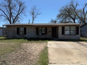 Building Photo - 368 Readwell Dr