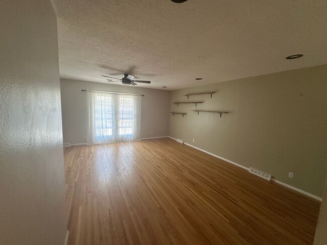 Foto del edificio - 7500 Mcnerney Ave NE
