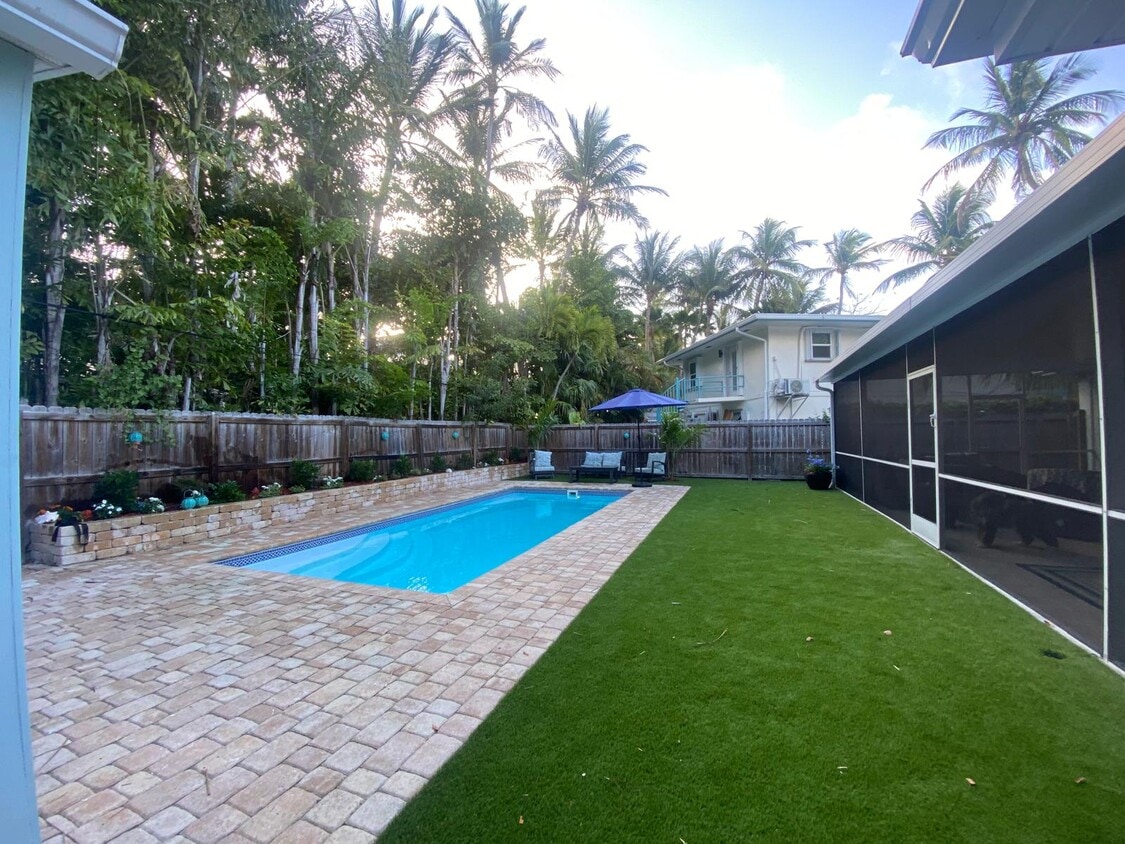 Primary Photo - 131 N Ocean Ln