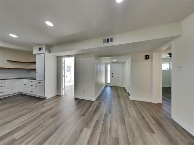 Building Photo - 2702 Wallin Dr