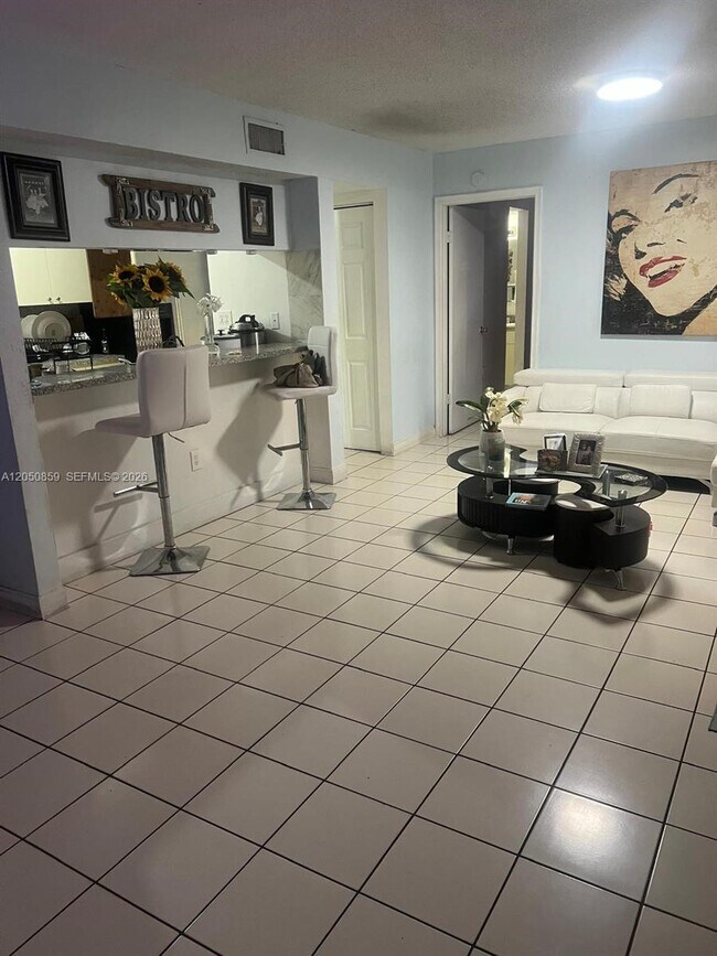 Foto del edificio - 590 NW 114th Ave