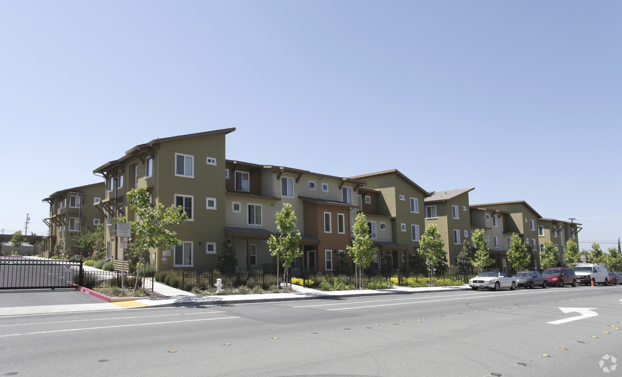 Los Medanos Village - Apartments in Pittsburg, CA | Apartments.com