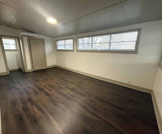 Foto del edificio - 107 Elm Ave