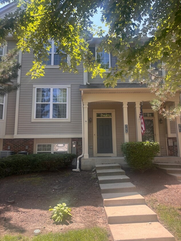 Building Photo - 31675 TallGrass Ct
