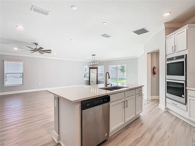 Foto del edificio - 260 Summerlin Loop