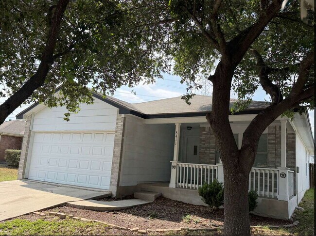 Foto del edificio - "Charming 3-Bedroom Oasis with 2 Full Baths in Converse, TX
