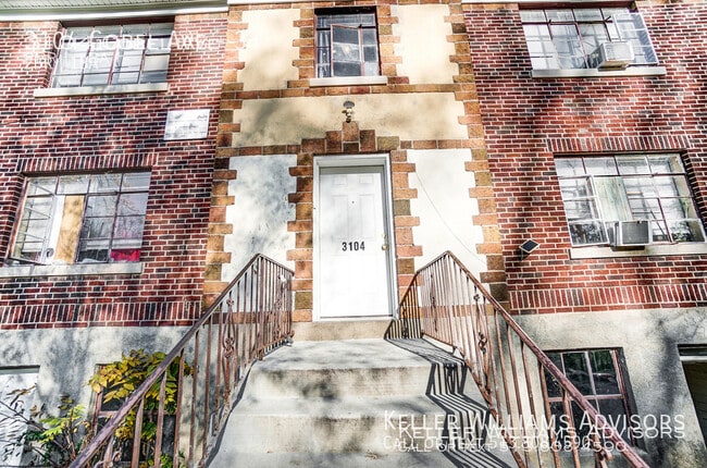 Building Photo - 3104 Gobel Ave