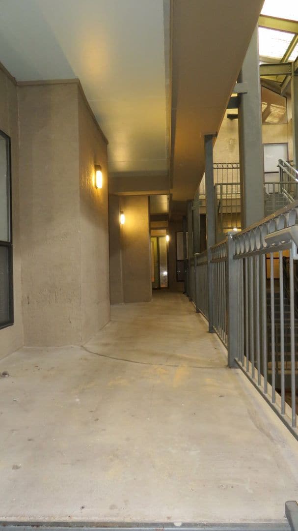 Building Photo - ROBBINS PLACE 202
