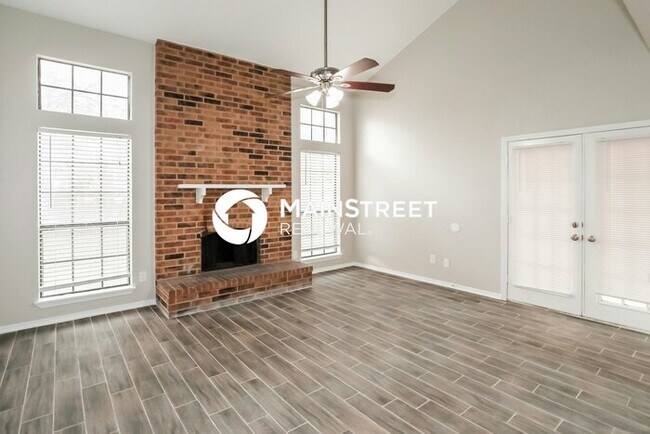 Building Photo - 3 Bedroom Pet-Friendly Home in The Colony, TX with Main Street Renewal