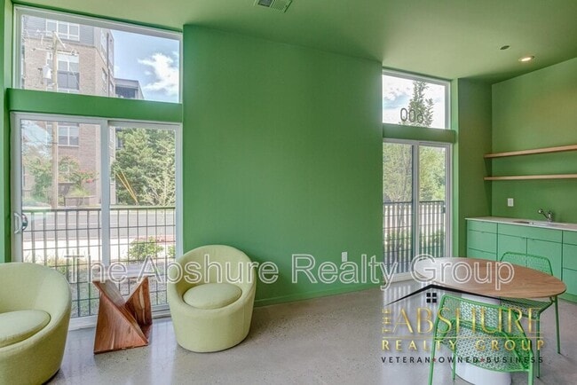 Foto del edificio - 600 S Duke St