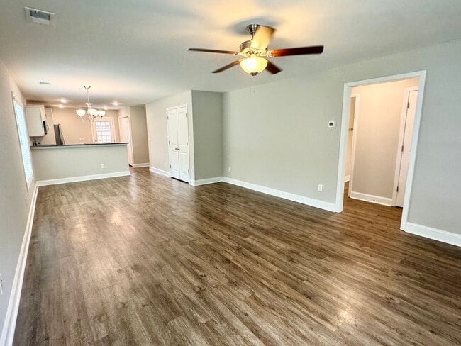 Building Photo - 3 Bedroom, 2 Bath in Conway! No HOA, Plent...