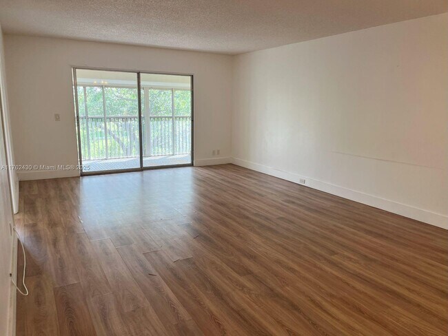 Foto del edificio - 1101 SW 128th Terrace
